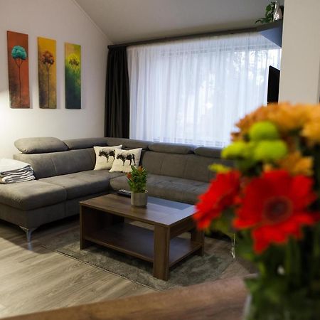 Апартаменты Kikelet Apartman Сомбатхей Экстерьер фото