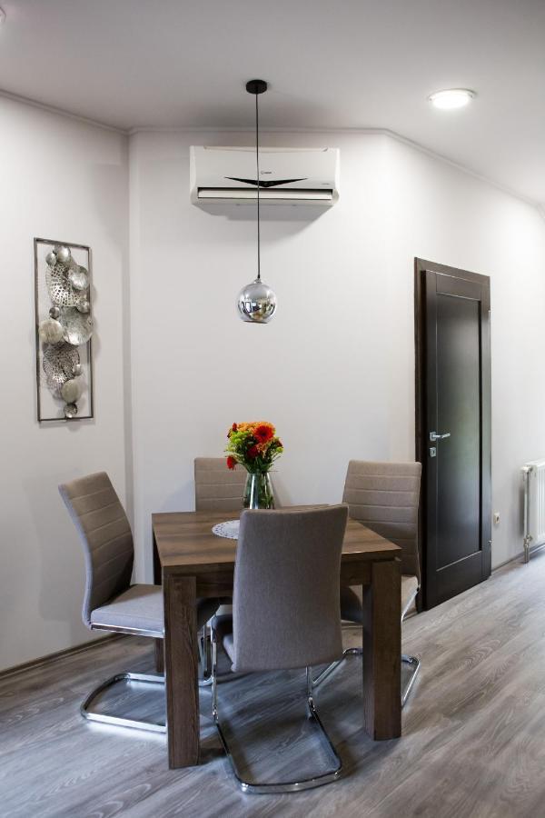 Апартаменты Kikelet Apartman Сомбатхей Экстерьер фото