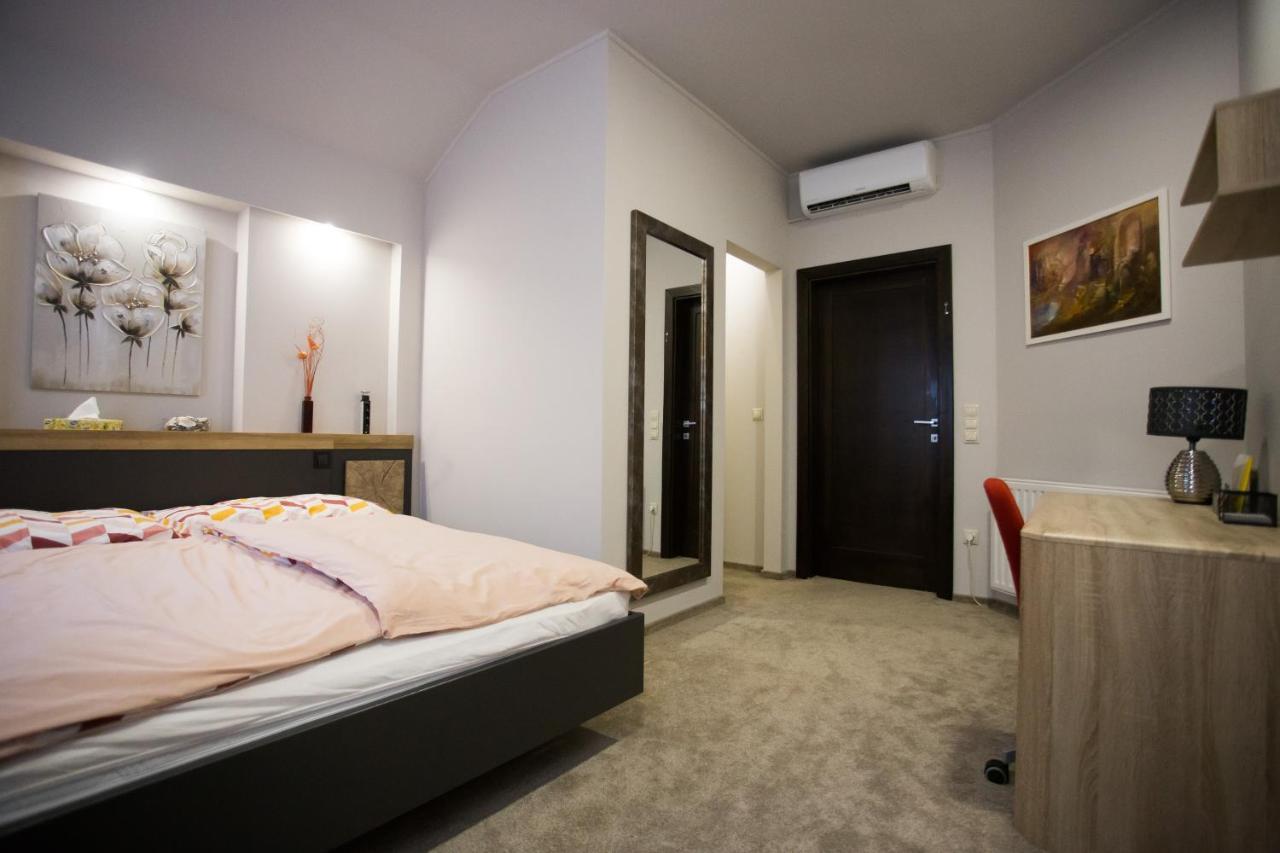 Апартаменты Kikelet Apartman Сомбатхей Экстерьер фото